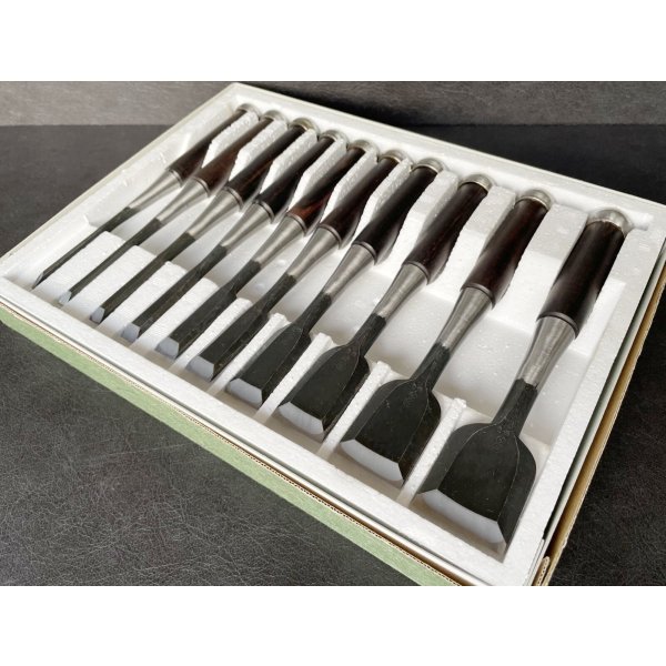 画像1: くろ牛  追入  十本組鑿　 (1)