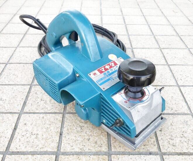 ☆品 コード補修跡あり☆makita マキタ 100V 曲面カンナ 1003B-A 曲面かんな 曲面鉋 曲面切削 木材加工 73157